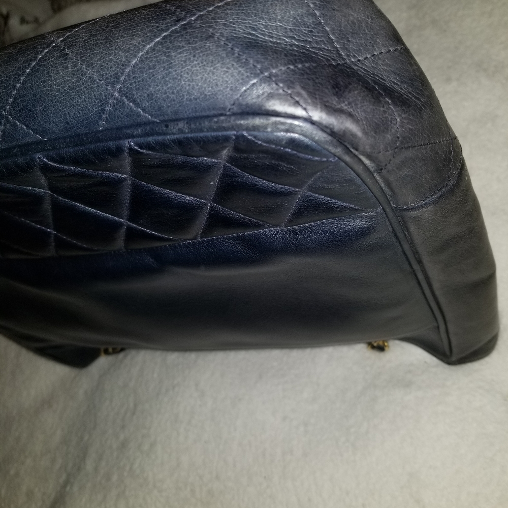 Vintage authentic 1984 Chanel tote - Picture 11 of 16